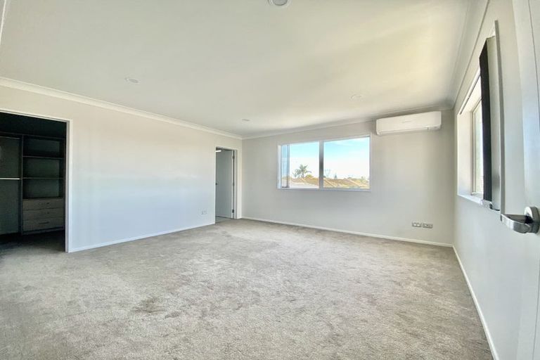 Photo of property in 70 Donegal Park Drive, Flat Bush, Auckland, 2019