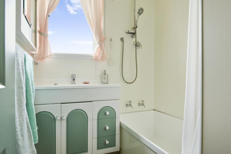 Photo of property in 45 Te Wheoro Street, Meremere, Mercer, 2474