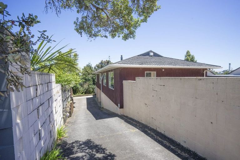 Photo of property in 8 Heaton Grove, Chatswood, Auckland, 0626