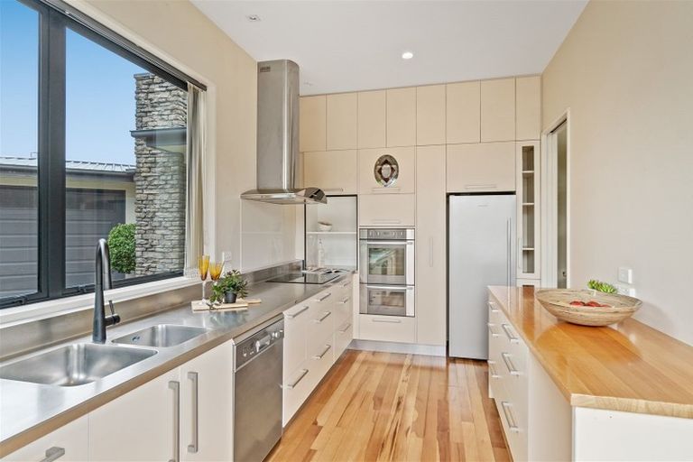 Photo of property in 51 Kirkwood Avenue, Upper Riccarton, Christchurch, 8041