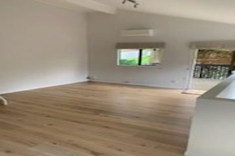 Photo of property in 1/10 Newstead Avenue, Browns Bay, Auckland, 0632