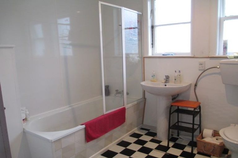 Photo of property in 12 Denvir Street, Strowan, Christchurch, 8052