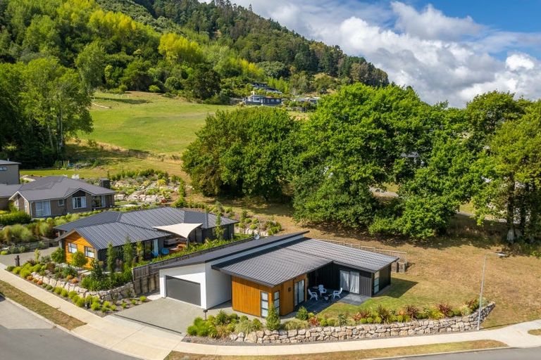Photo of property in 2 Grampian Oaks Lane, Nelson South, Nelson, 7010