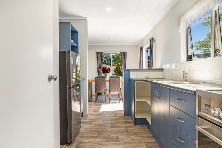 Photo of property in 10 Thebes Street, Pomare, Rotorua, 3015