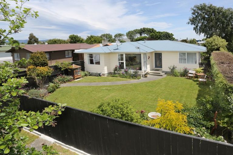 Photo of property in 4 Acacia Street, Kelvin Grove, Palmerston North, 4414
