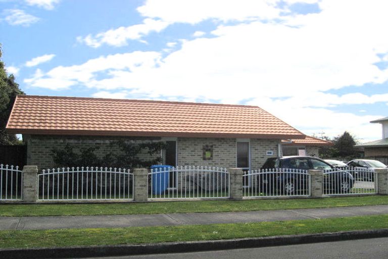 Photo of property in 3 Clifford Close, Levin, 5510