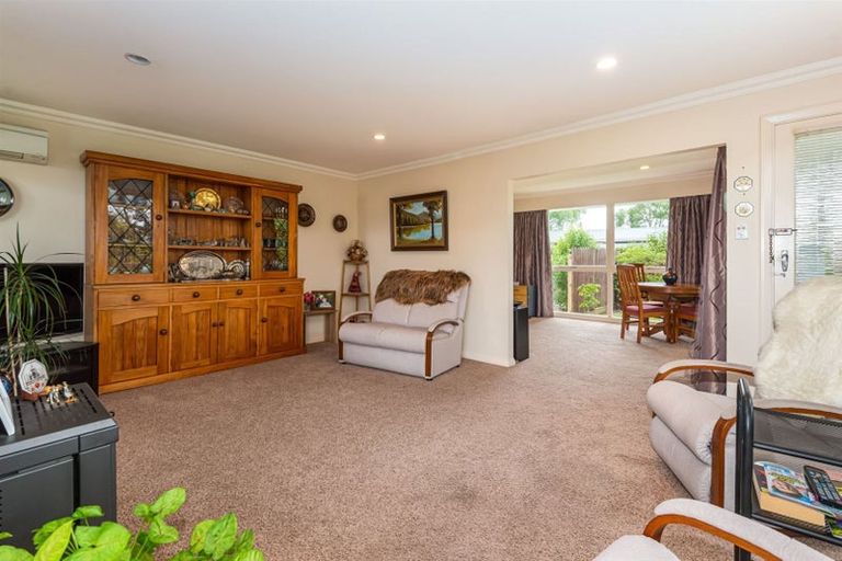 Photo of property in 1/23 Barnes Road, Redwood, Christchurch, 8051