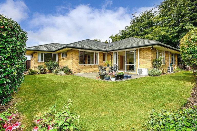 Photo of property in 21 Villa Grove, Ilam, Christchurch, 8041