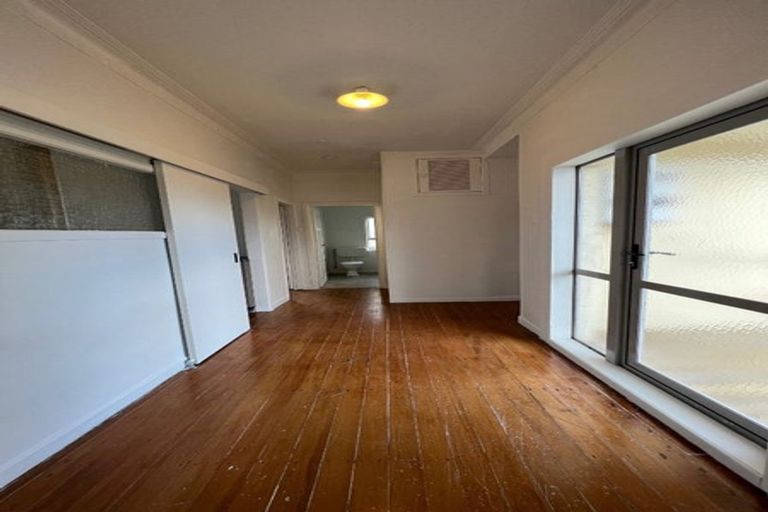 Photo of property in 16 Hall Avenue, Mangere, Auckland, 2022