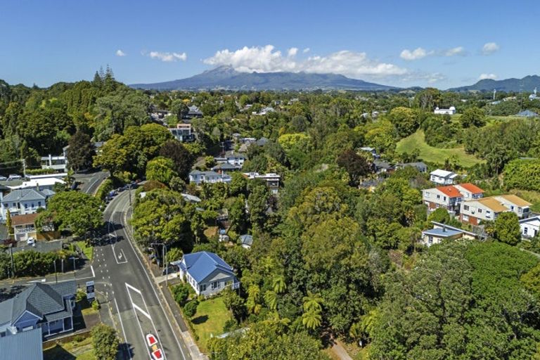 Photo of property in 28 Carrington Street, New Plymouth, 4310