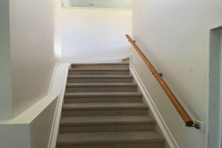 Photo of property in 19 Springside Place, New Lynn, Auckland, 0600