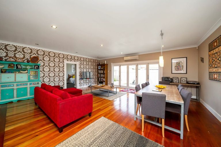 Photo of property in 19 Burns Street, Hawera, 4610