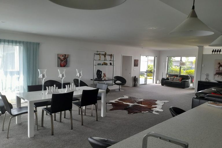 Photo of property in 20 Roseberry Place, Whitianga, 3510