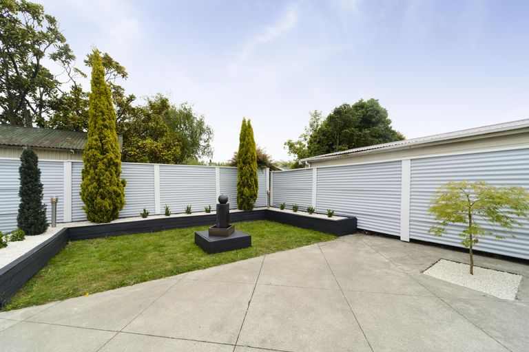 Photo of property in 143 Featherston Street, Palmerston North, 4410