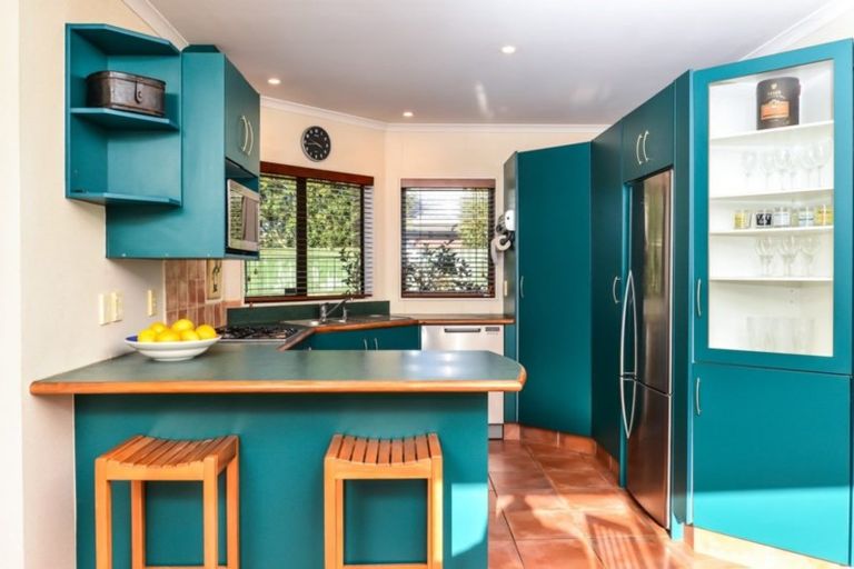 Photo of property in 48 Waiwherowhero Drive, St Andrews, Hamilton, 3200