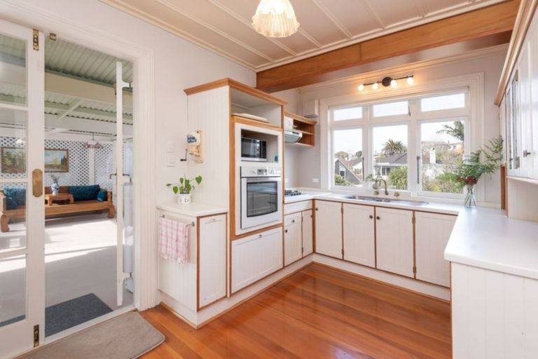 Photo of property in 15 Bay Road, Saint Heliers, Auckland, 1071