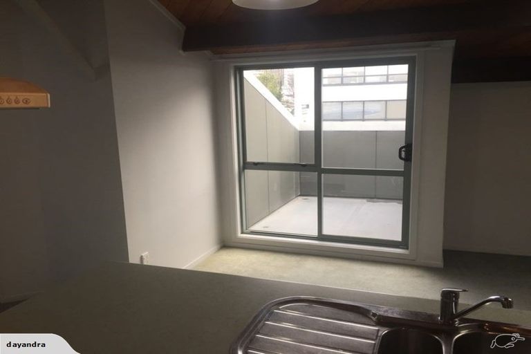 Photo of property in Metro Apartments, 16/220 Thorndon Quay, Pipitea, Wellington, 6011