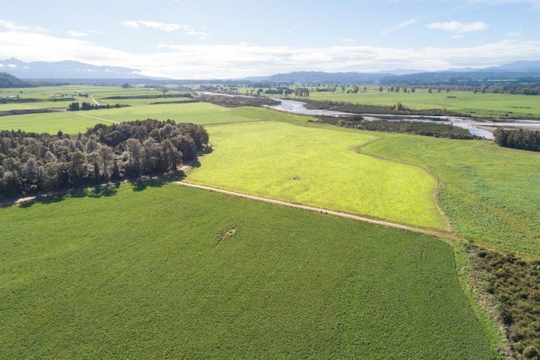 Photo of property in 2412 Atarau Road, Atarau, Blackball, 7871