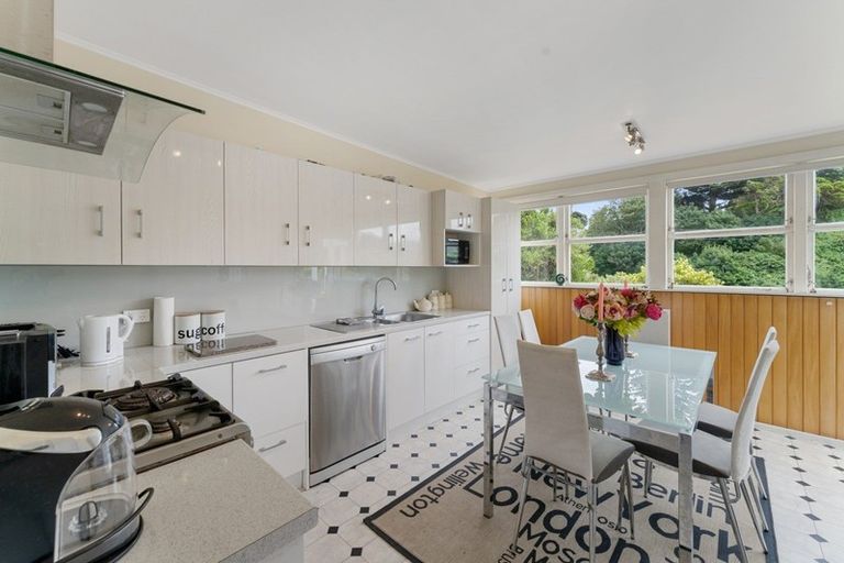 Photo of property in 11 Tilley Road, Paekakariki, 5034