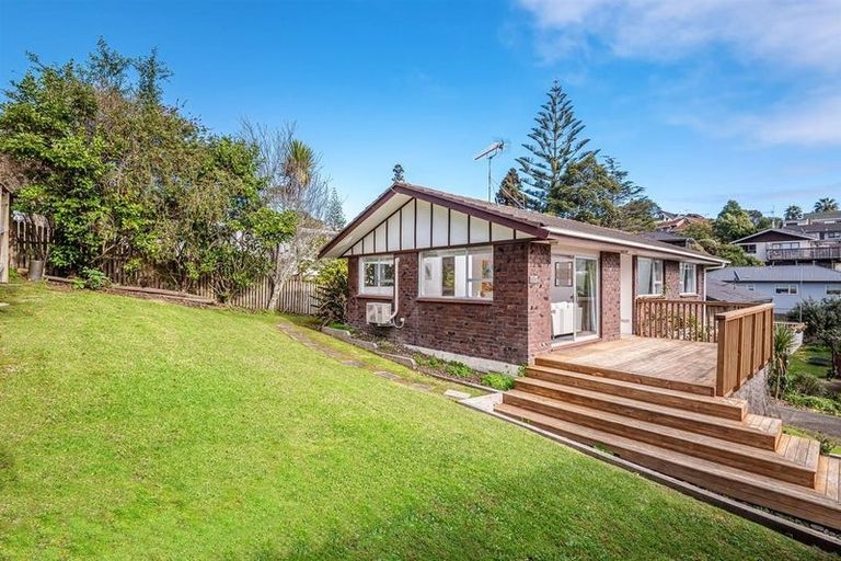 Photo of property in 1/36 Acacia Road, Torbay, Auckland, 0632