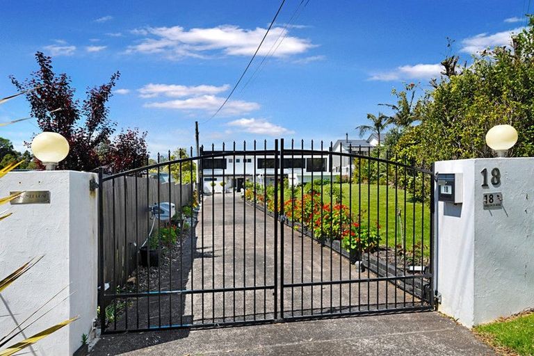 Photo of property in 18 Kitewaho Road, Swanson, Auckland, 0816
