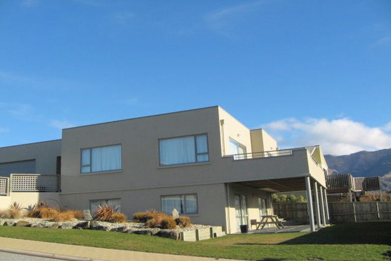 Photo of property in 104 Kings Drive, Wanaka, 9305