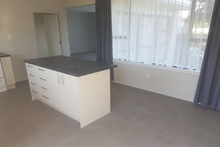 Photo of property in 11 Dinton Street, Russley, Christchurch, 8042