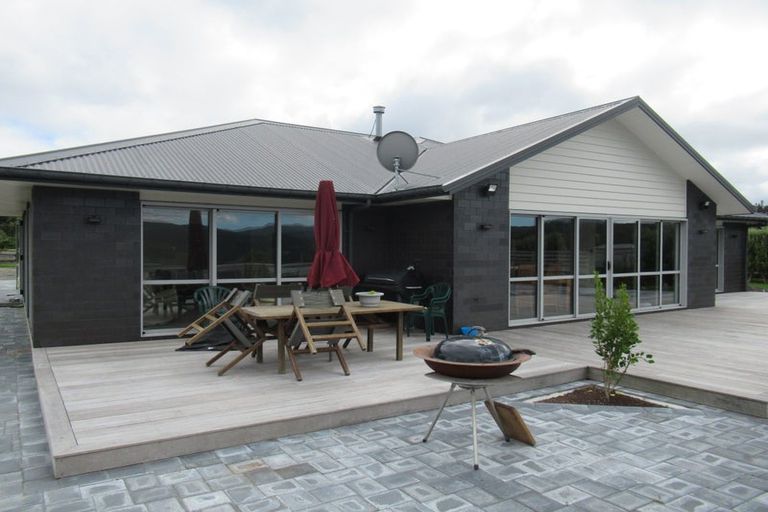 Photo of property in 136 Fairview Drive, Birchville, Upper Hutt, 5372