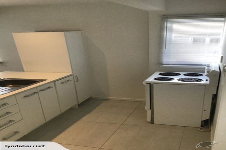 Photo of property in 30b Seaview Road, Otumoetai, Tauranga, 3110