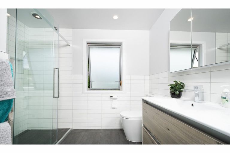 Photo of property in 29 Hewlett Road, Massey, Auckland, 0614