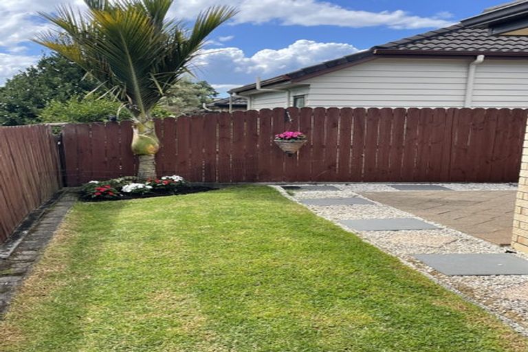 Photo of property in 28 Espalier Drive, Henderson, Auckland, 0612