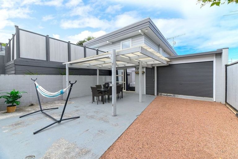 Photo of property in 43 Knightsbridge Drive, Forrest Hill, Auckland, 0620