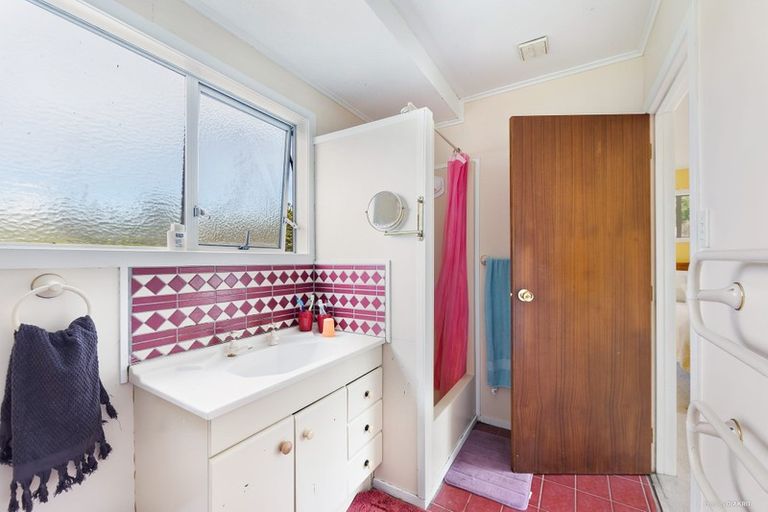 Photo of property in 10 Datura Place, Sunnynook, Auckland, 0620