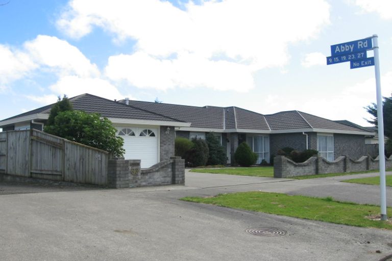 Photo of property in 33 Abby Road, Fitzherbert, Palmerston North, 4410