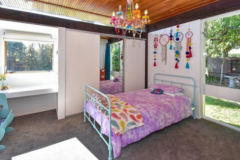 Photo of property in 28 Kahurangi Place, Snells Beach, 0920