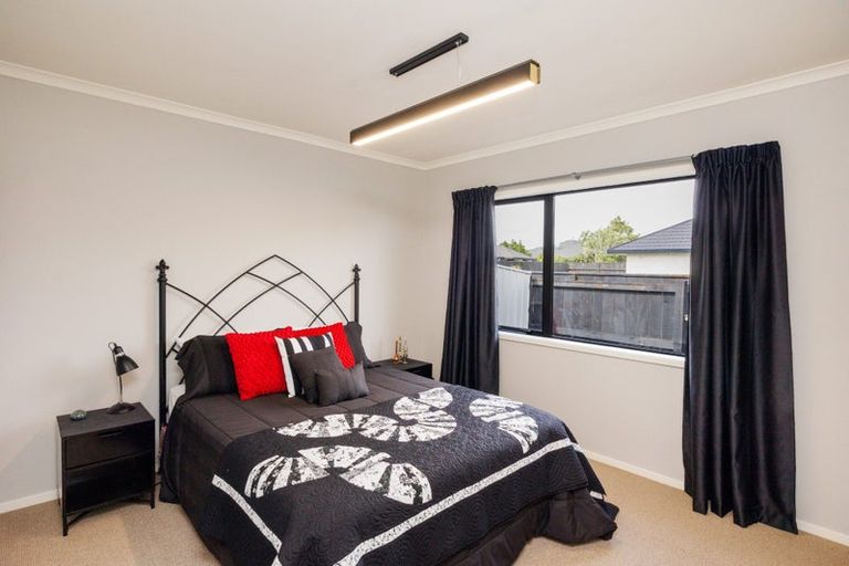 Photo of property in 38 Johnstone Drive, Fitzherbert, Palmerston North, 4410