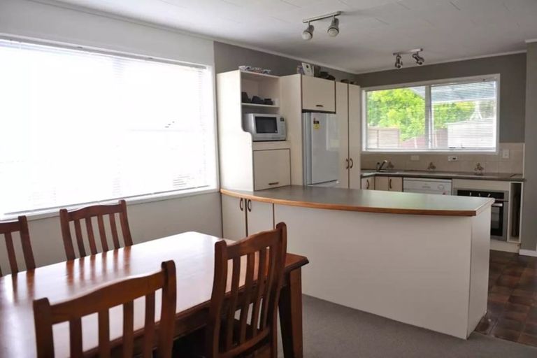 Photo of property in 27 Fitzwater Place, Henderson, Auckland, 0612
