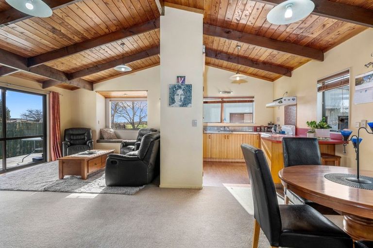 Photo of property in 17 Lee Road, Hannahs Bay, Rotorua, 3010