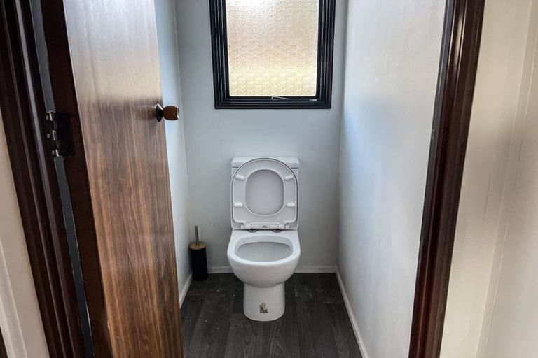 Photo of property in 18 Garland Drive, St Andrews, Hamilton, 3200