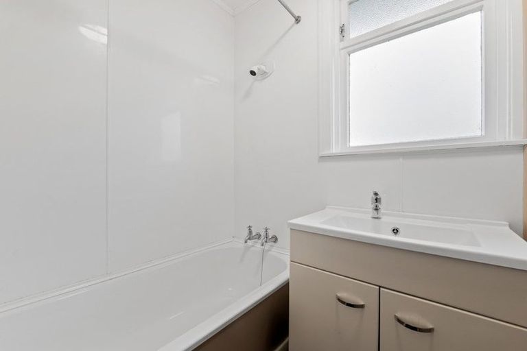 Photo of property in 30 Paddington Street, Northcote, Christchurch, 8052