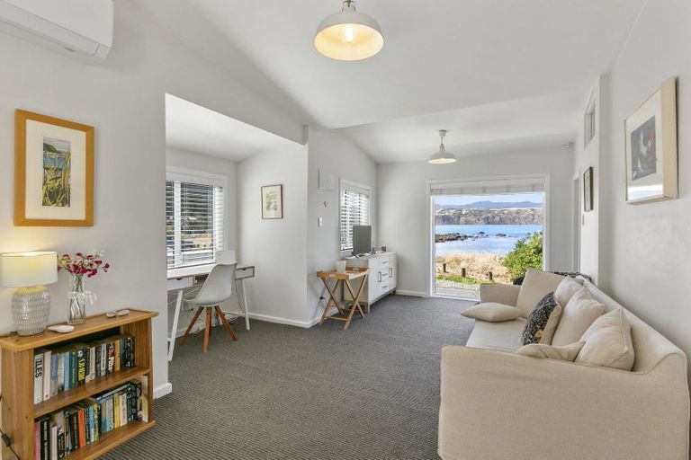 Photo of property in 106 Breaker Bay Road, Breaker Bay, Wellington, 6022