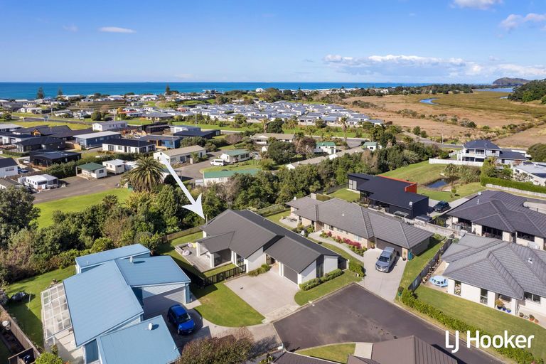 Photo of property in 26 Reel Road, Athenree, Waihi Beach, 3611