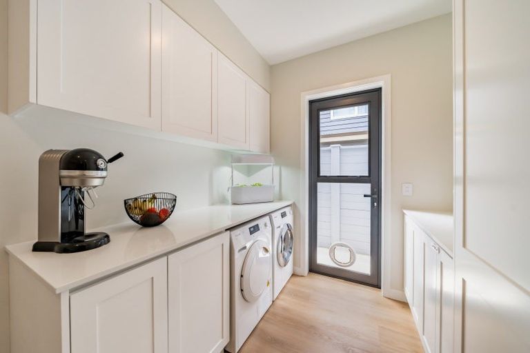 Photo of property in 8 Ramarama Lane, Crofton Downs, Wellington, 6035