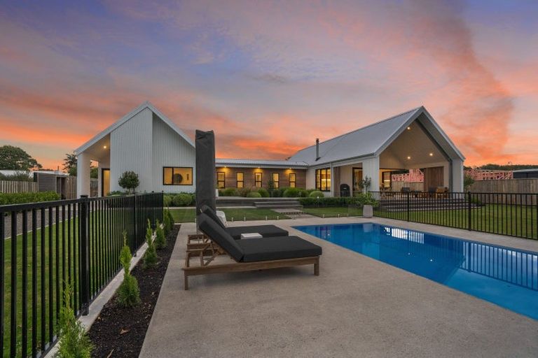 Photo of property in 5 Matai Grove, Greytown, 5712