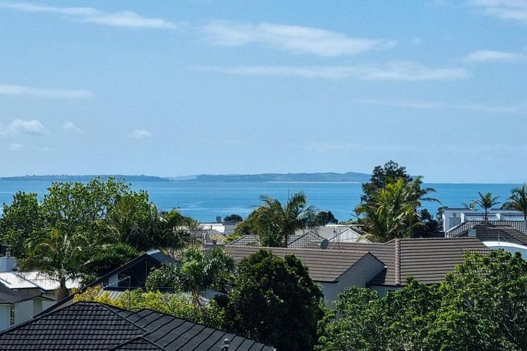 Photo of property in 102a Kitchener Road, Milford, Auckland, 0620