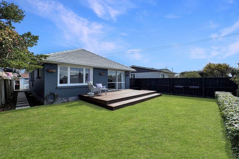 Photo of property in 1/218 Pine Avenue, South New Brighton, Christchurch, 8062