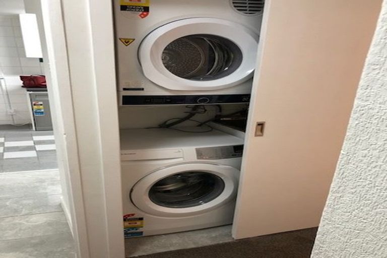 Photo of property in Recreation Reserve, 3/273 Grounsell Crescent, Belmont, Lower Hutt, 5010