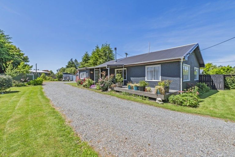 Photo of property in 12 Gift Street, Coalgate, 7673