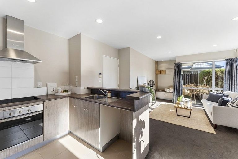 Photo of property in 215a Bower Avenue, North New Brighton, Christchurch, 8083