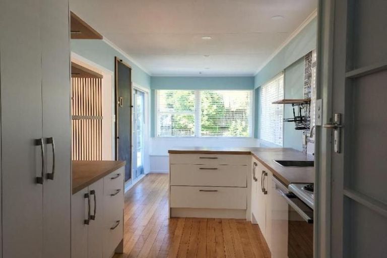 Photo of property in 28 Old South Road, Okato, 4335